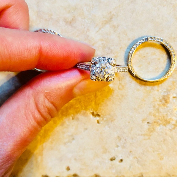 FLASH SALE! Multi diamonds rings. - Picture 3 of 6